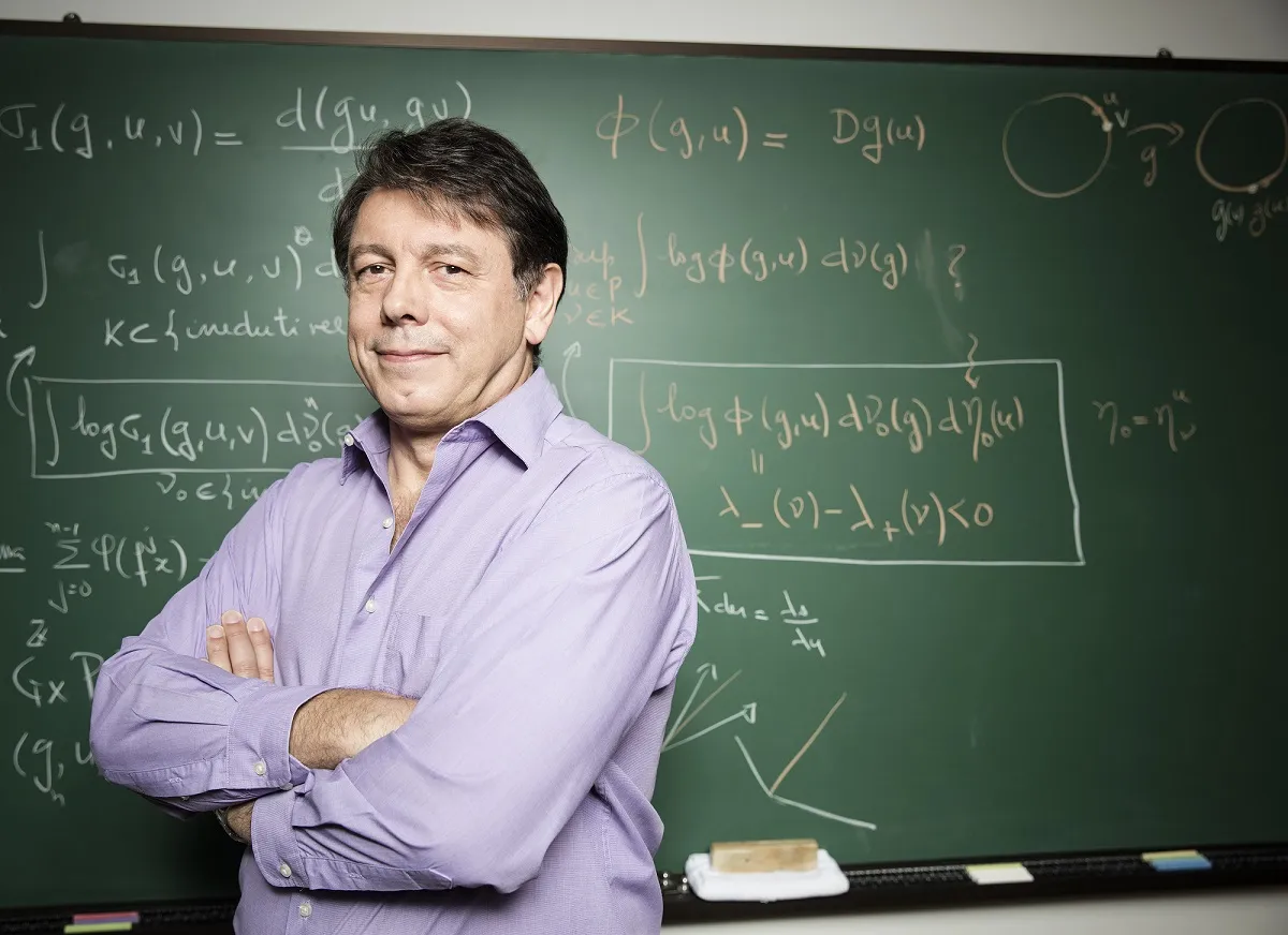 Diretor do Impa lança livro que conecta a matemática ao cotidiano, à política e à tecnologia